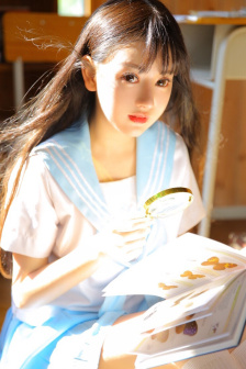 美女床头嘘嘘